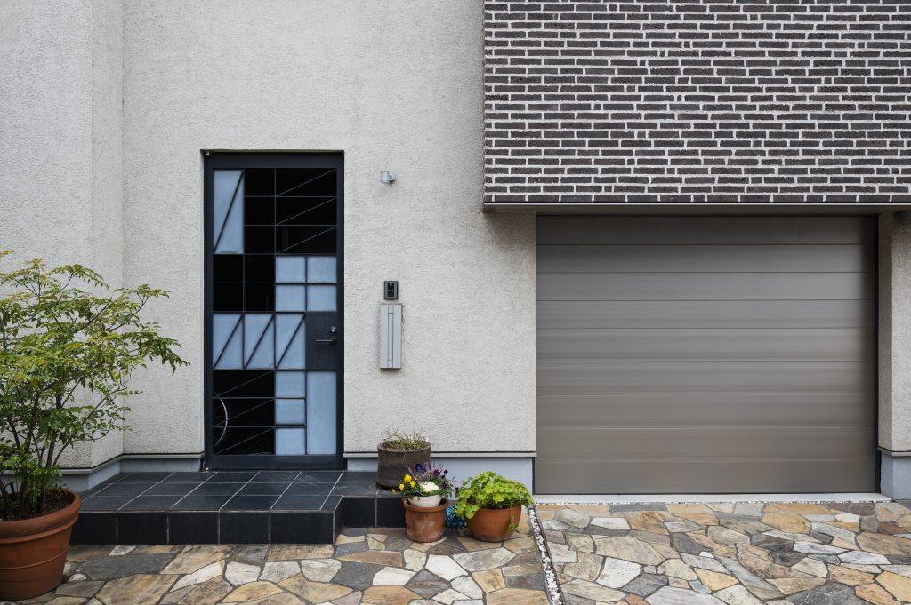 Are garage doors metal or vinyl